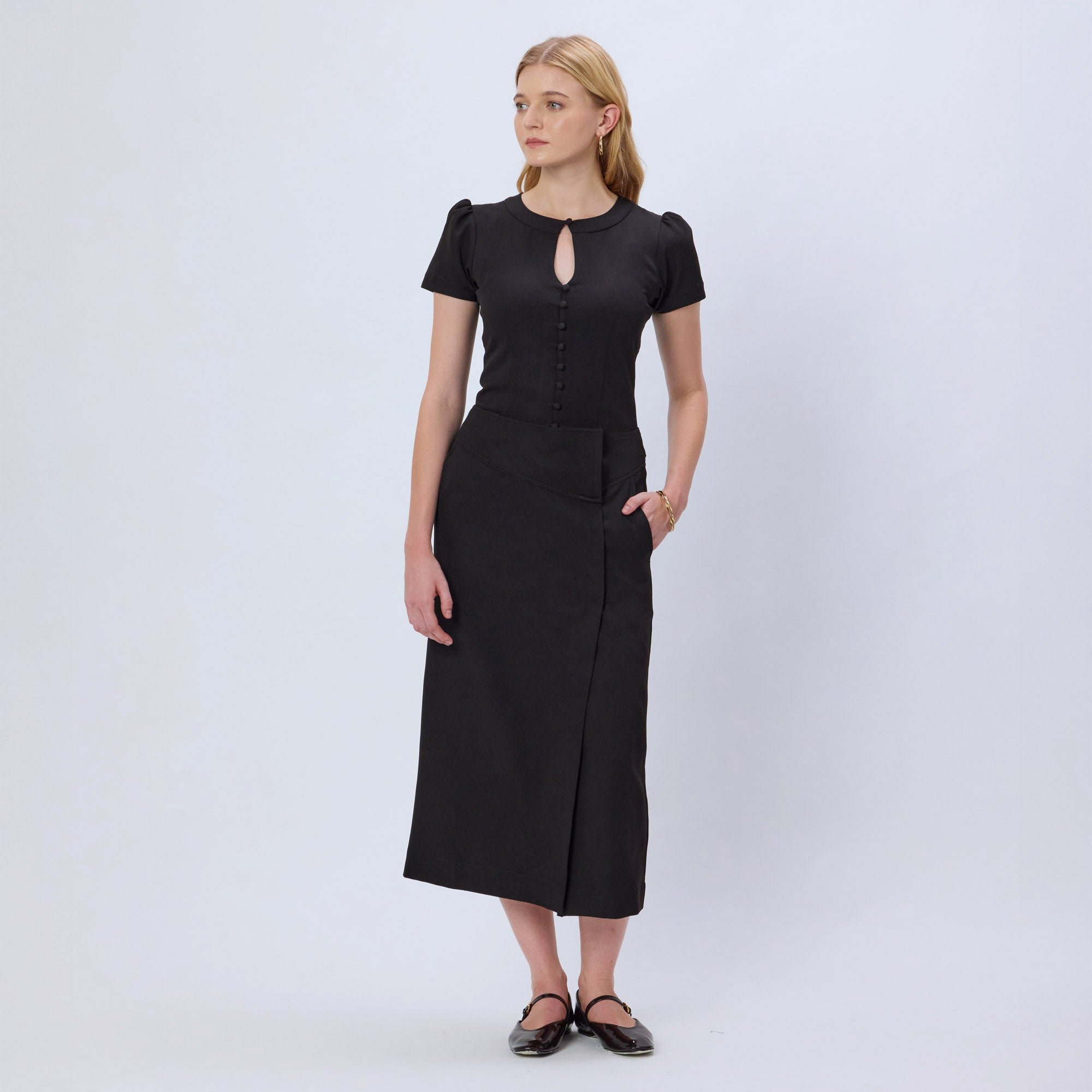 BLACK PENCIL MIDI SKIRT