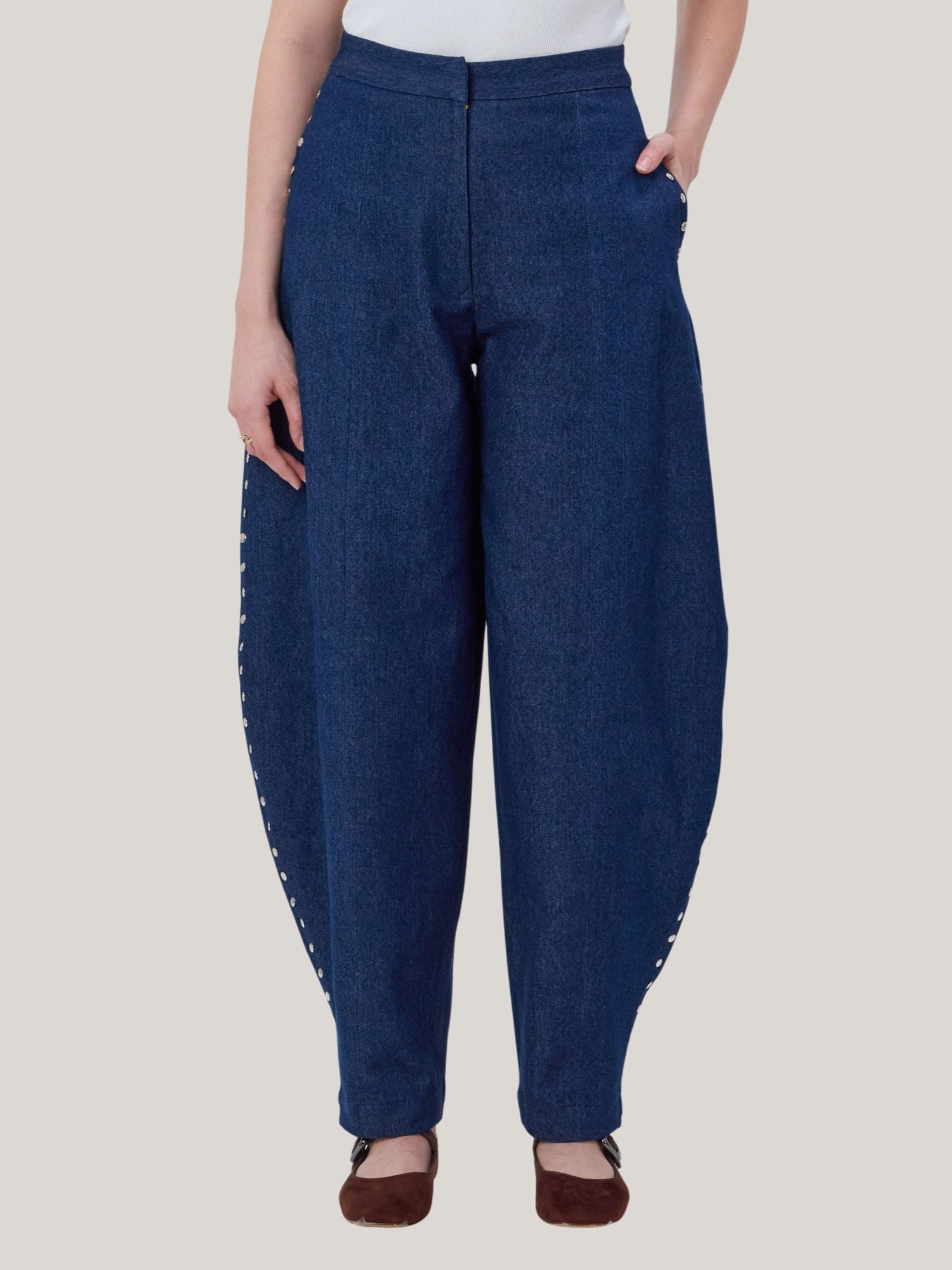 DARK BLUE STUDDED BARREL LEG JEANS