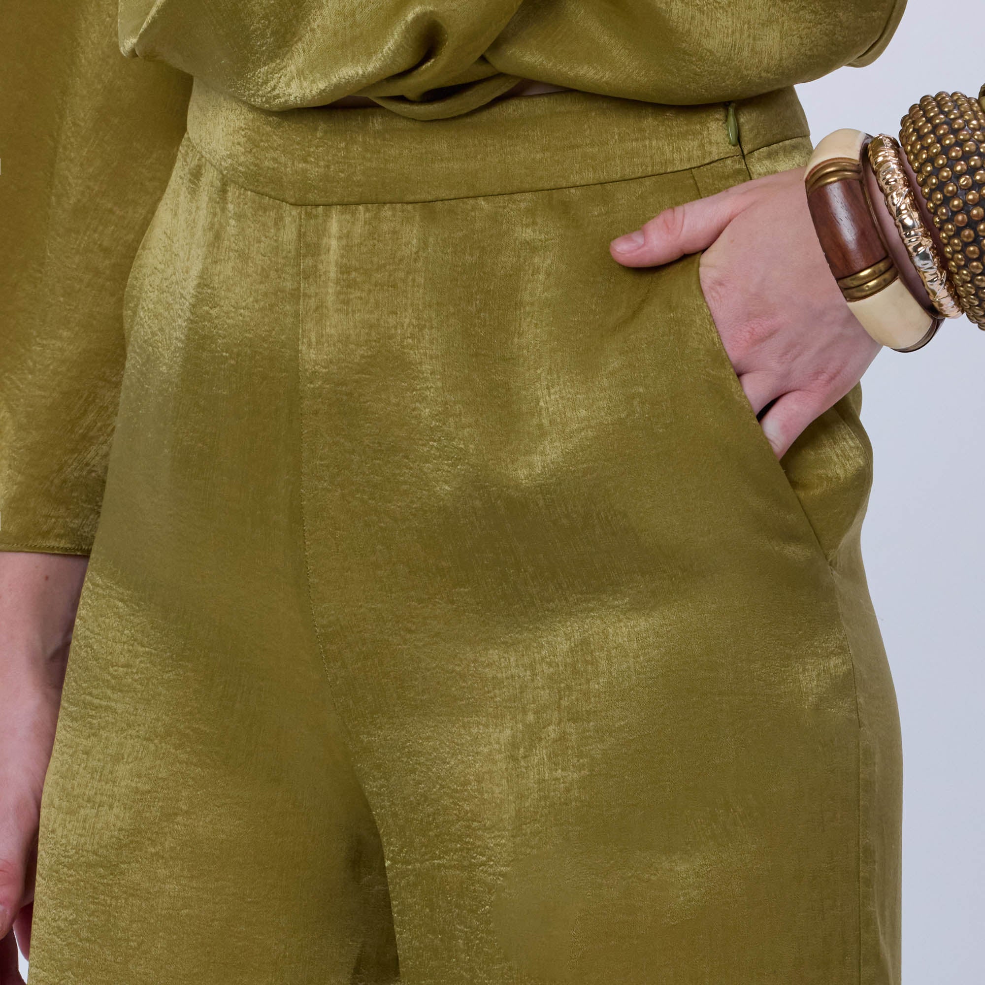 GOLDEN SATIN STRAIGHT LEG PANTS