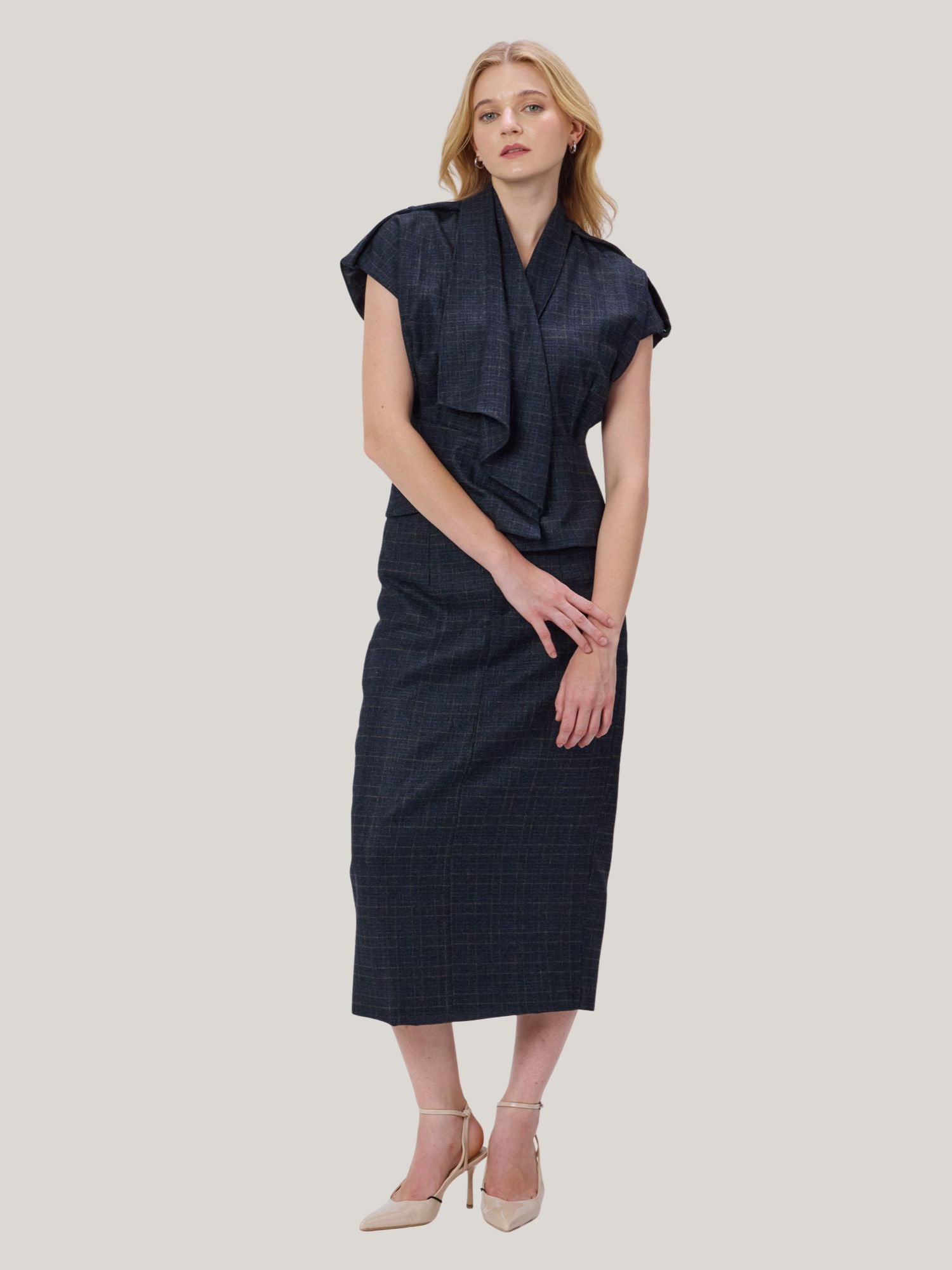 BLUE CHECKED TWEED TOP