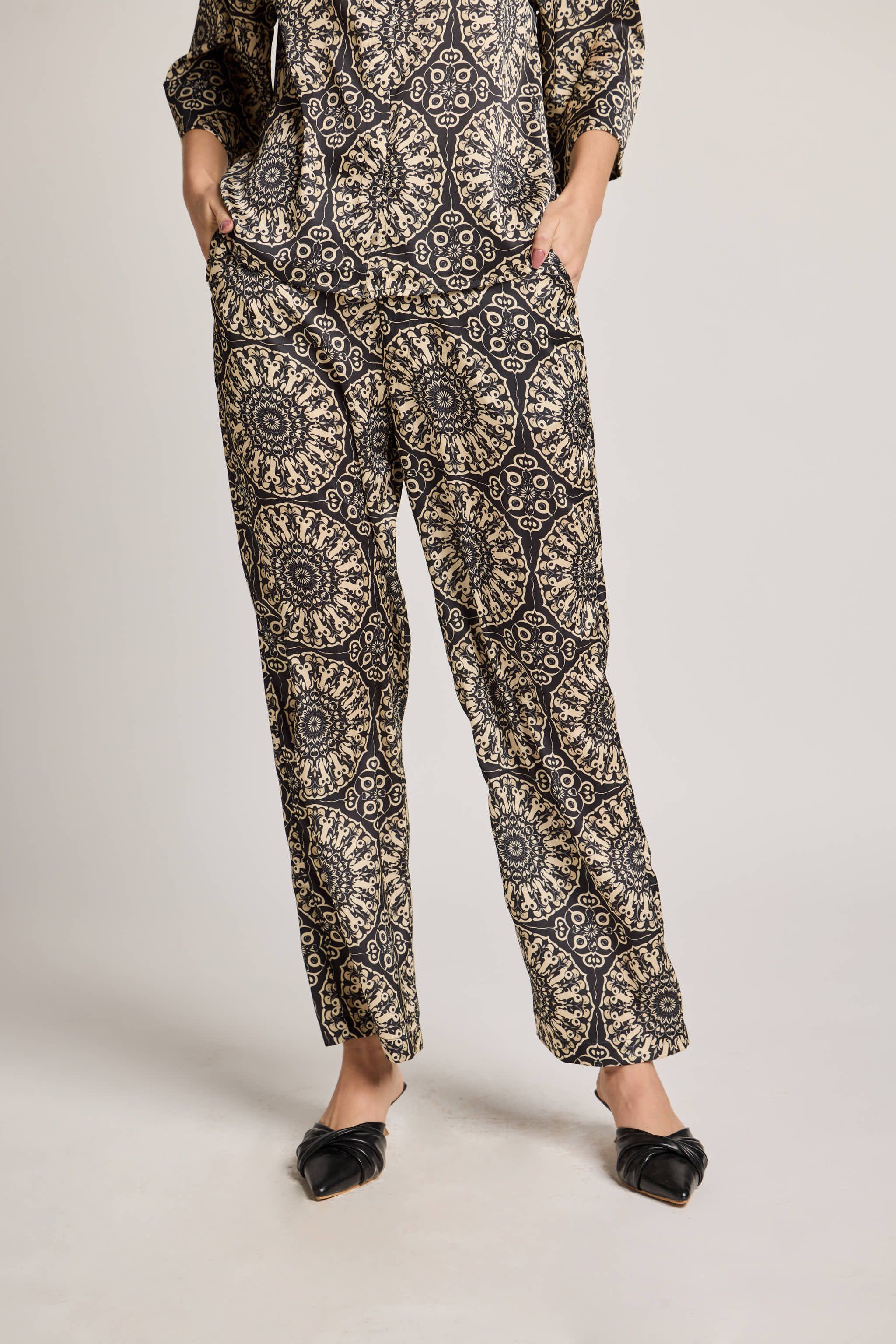 Mandala Black Printed Pants