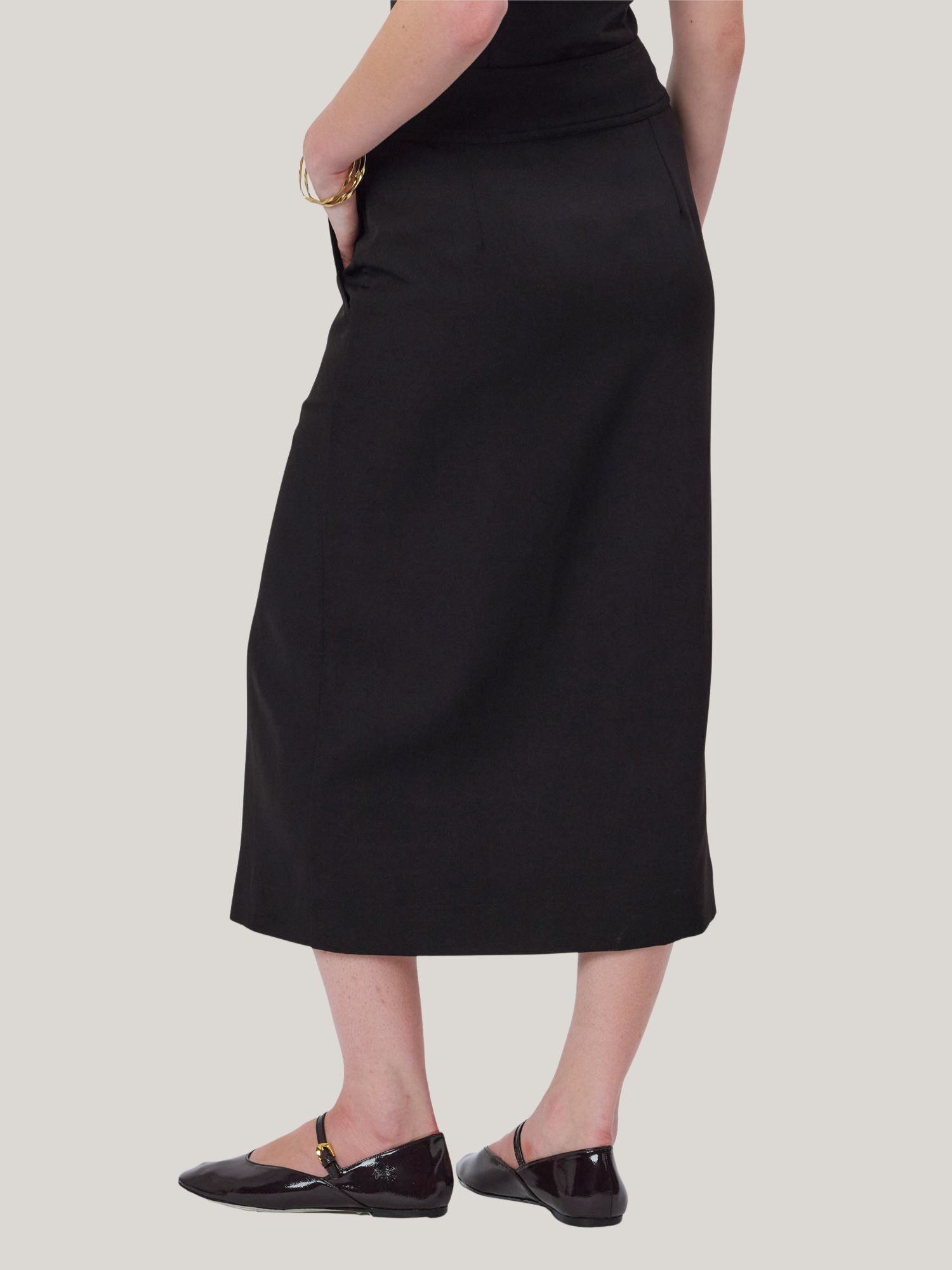 BLACK PENCIL MIDI SKIRT