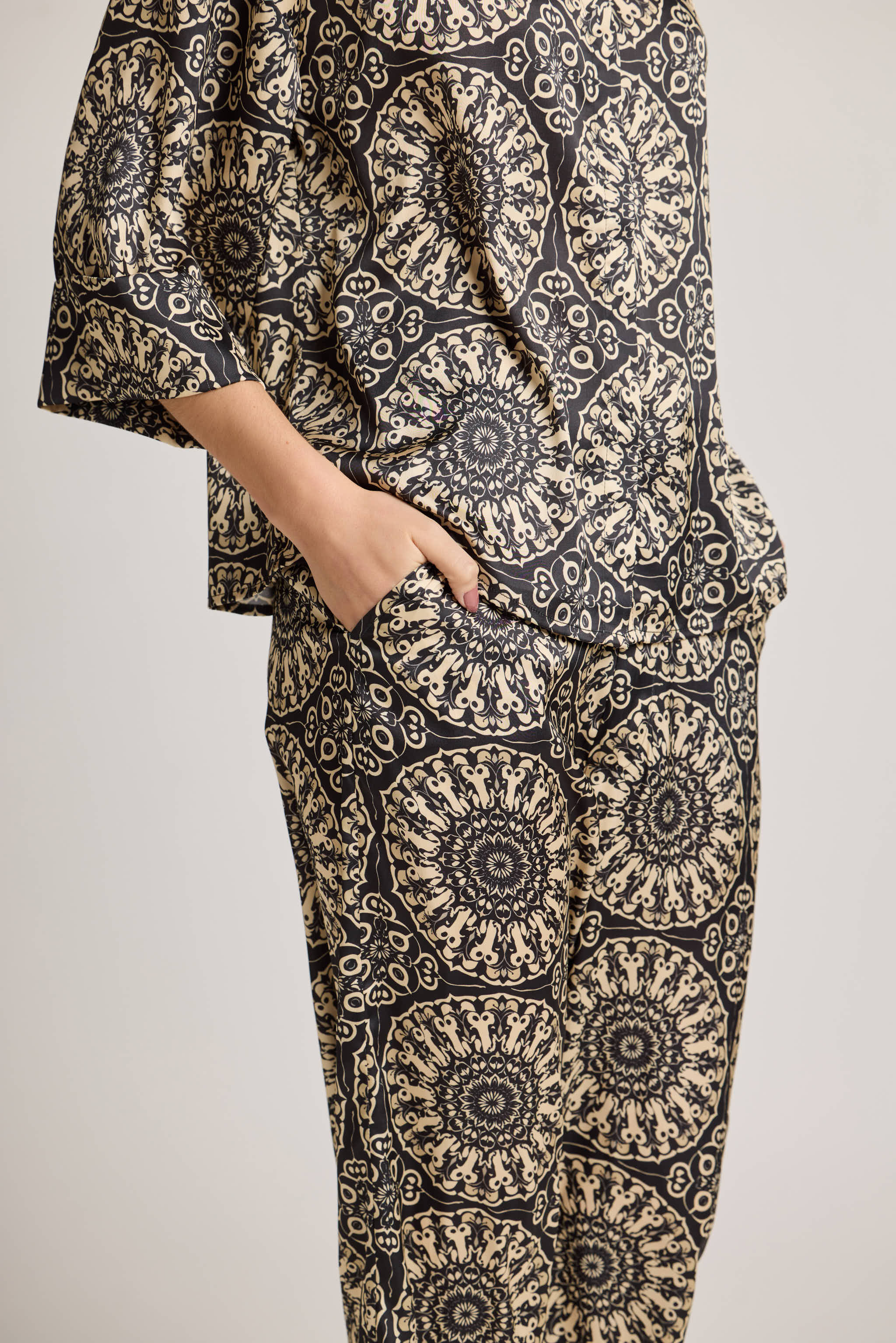 Mandala Black Printed Pants