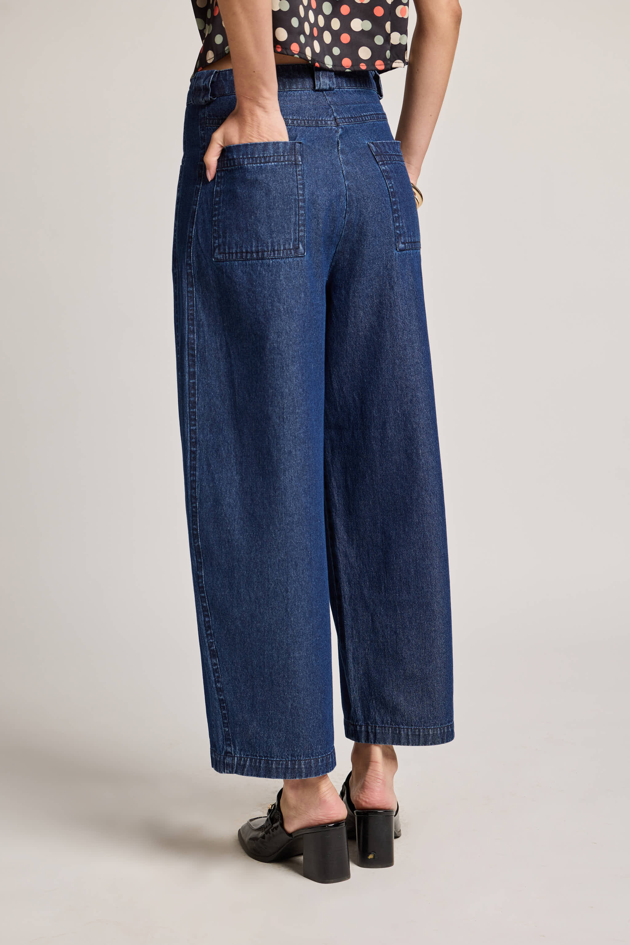 Dark Wash Barrel-Leg Denim Jeans