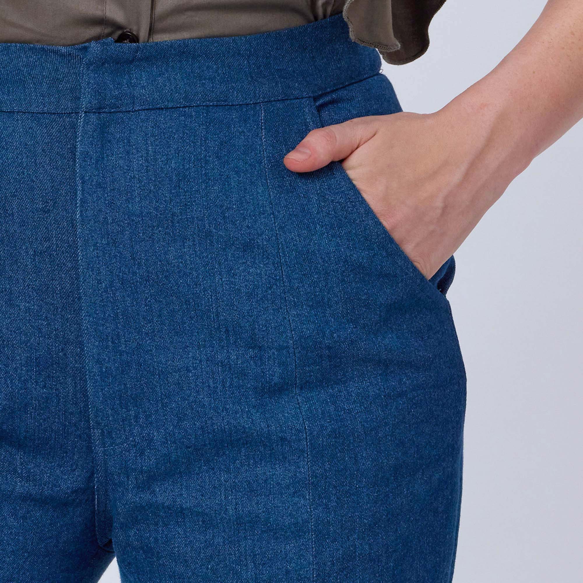 BLUE FLARED DENIM JEANS