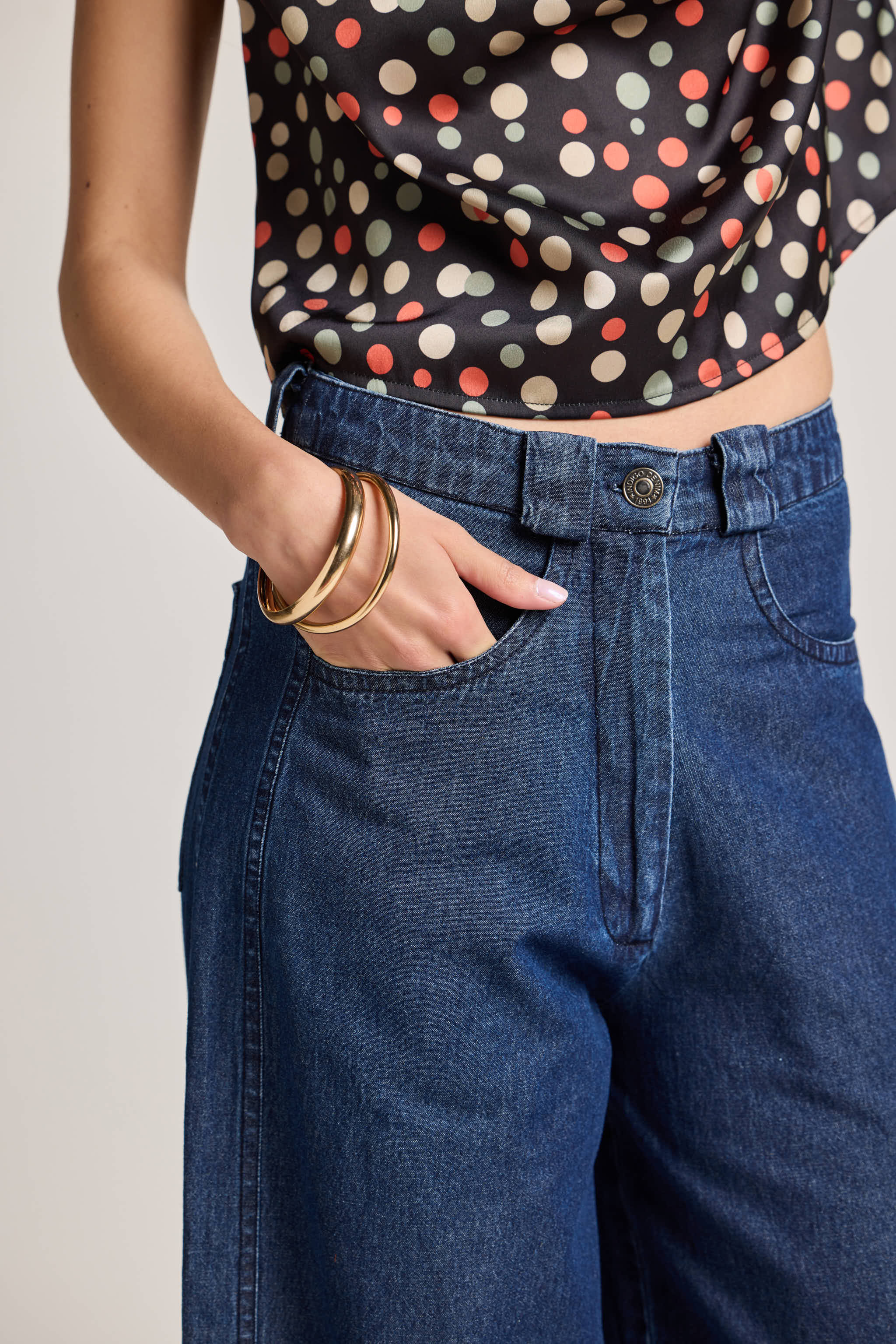 Dark Wash Barrel-Leg Denim Jeans