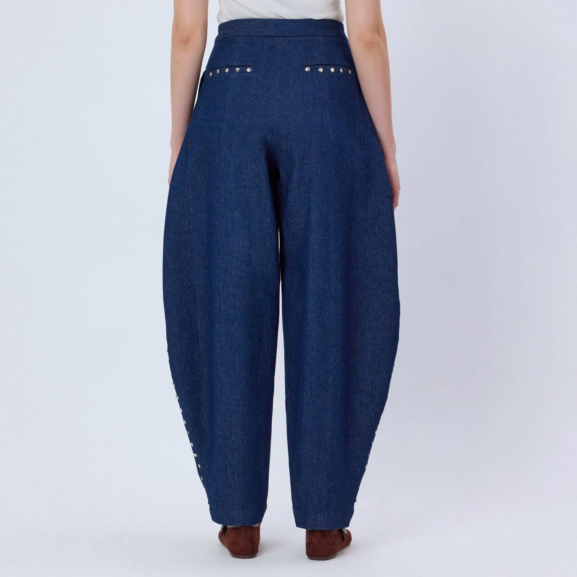 DARK BLUE STUDDED BARREL LEG JEANS