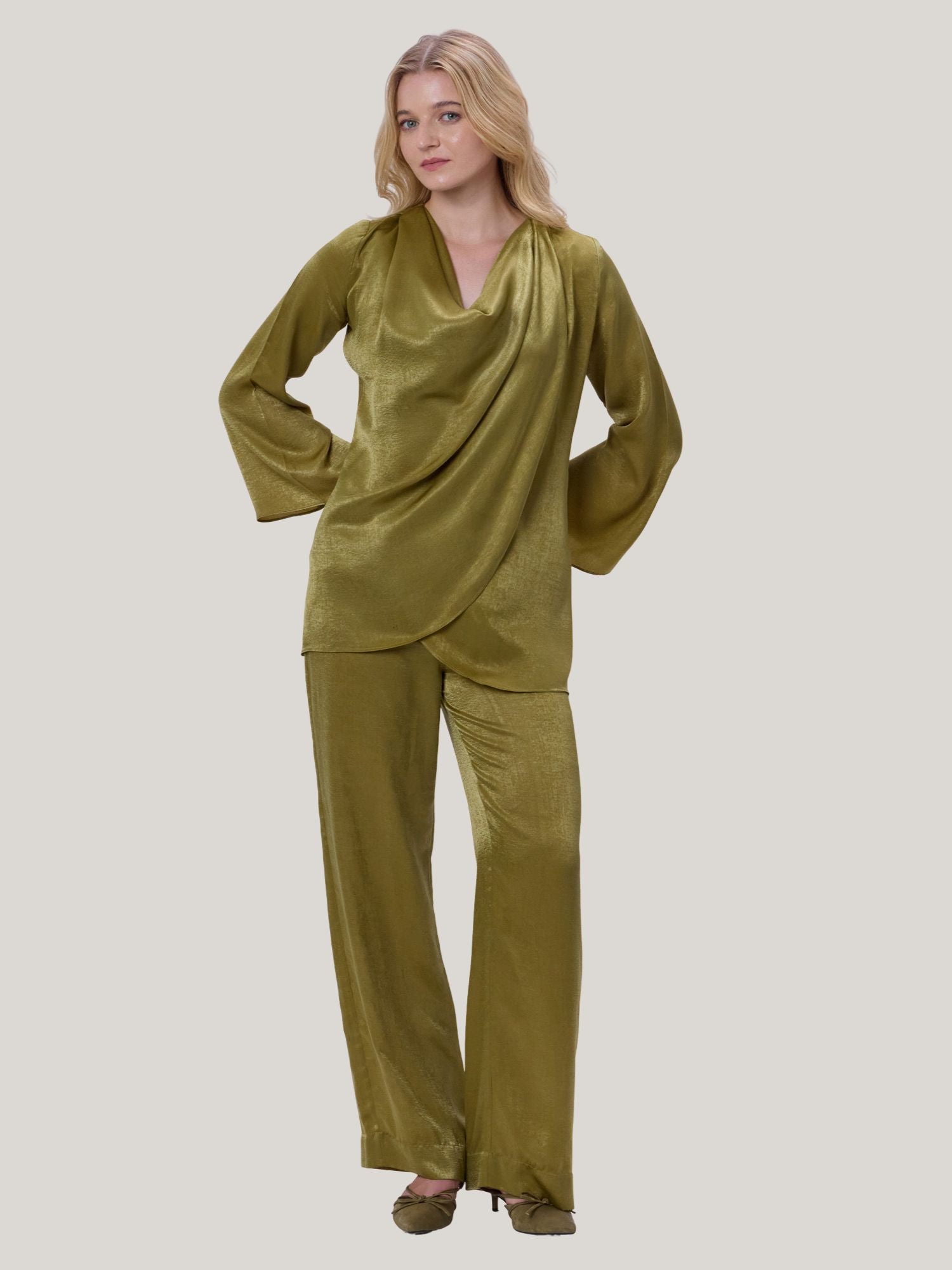 GOLDEN SATIN STRAIGHT LEG PANTS