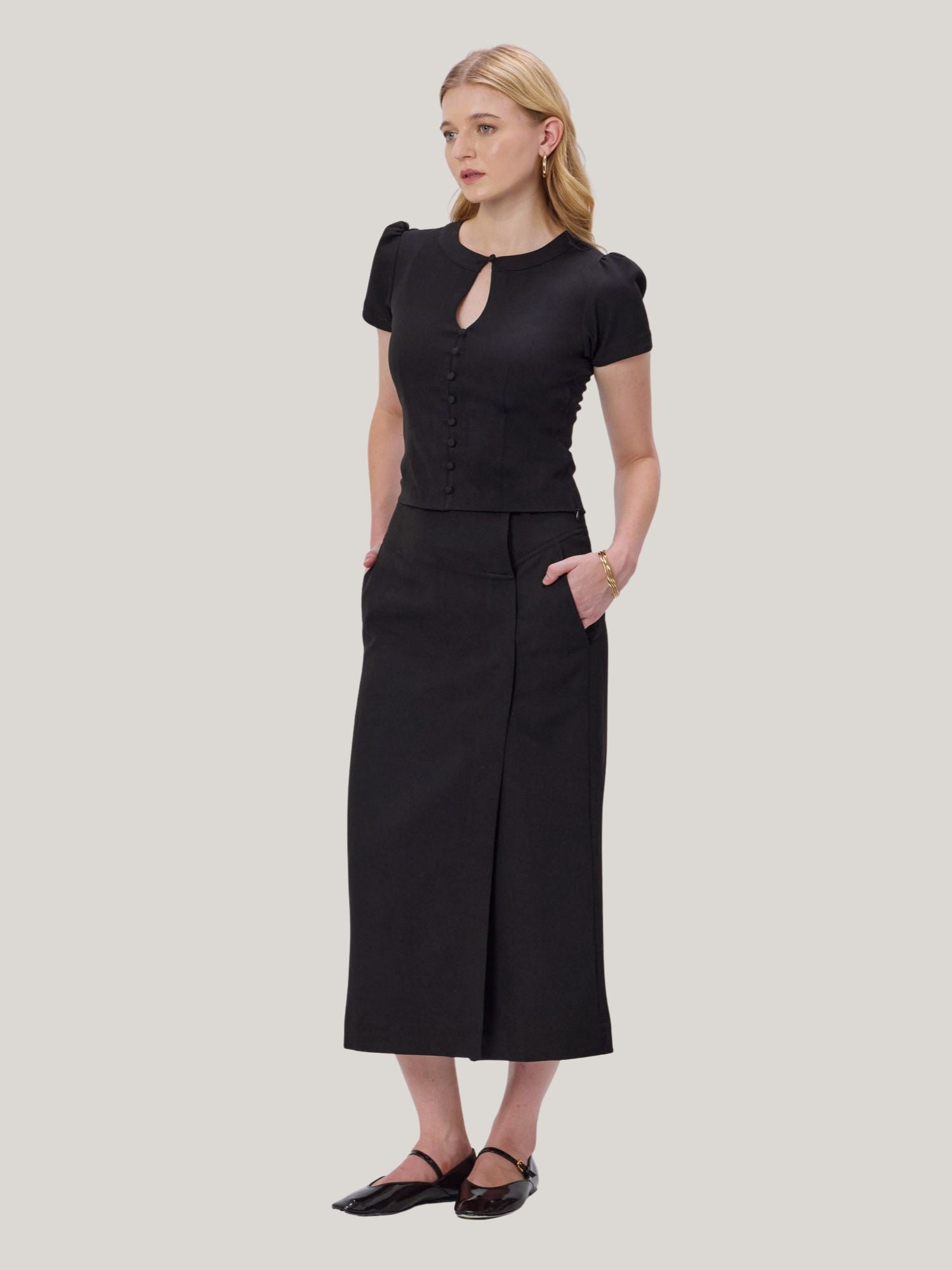 BLACK PENCIL MIDI SKIRT